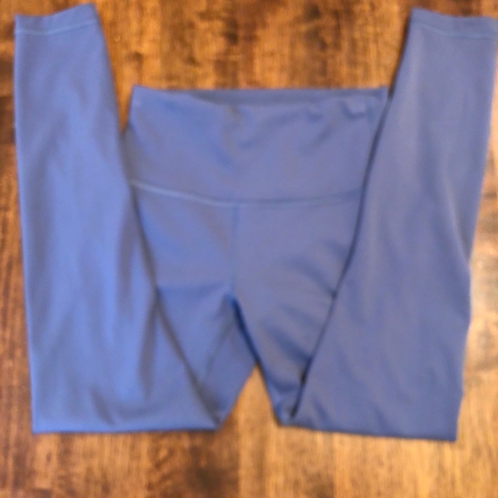 Lululemon size 6 ink blue wunder trains 25”